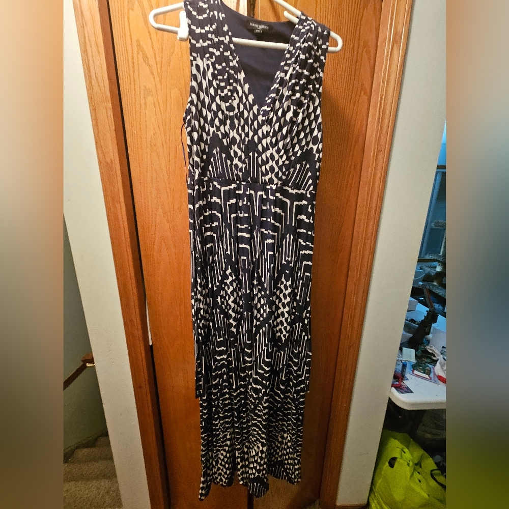 Elegant Navy and White Patterned Maxi Dress. US.size Med. Mario Serrani Brand.